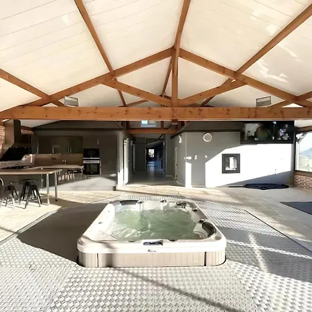 La Normande - Piscine - Jaccuzzi Encastre - Wifi Fibre - 6 - 4 Tv 4k - Jeux Enfants - Luxe Villa *