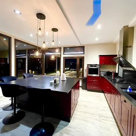 La Normande - Piscine - Jaccuzzi Encastre - Wifi Fibre - 6 - 4 Tv 4k - Jeux Enfants - Luxe *