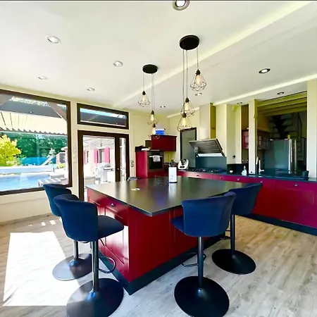 La Normande - Piscine - Jaccuzzi Encastre - Wifi Fibre - 6 - 4 Tv 4k - Jeux Enfants - Luxe *